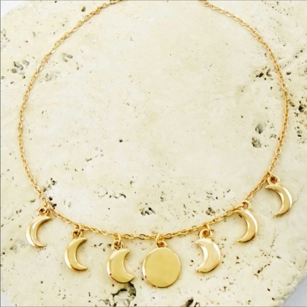 LAST ONE: Golden moon choker necklace - Picture 3 of 4